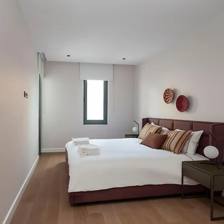Beautiful Bright Modern 2bed2bath Gem! #67 *